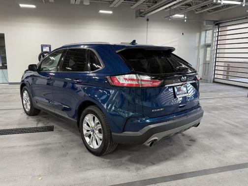 Dark 2020 Ford Edge Titanium