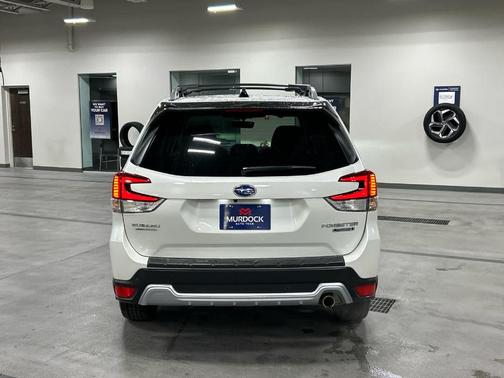 Crystal White Pearl 2024 Subaru Forester Touring