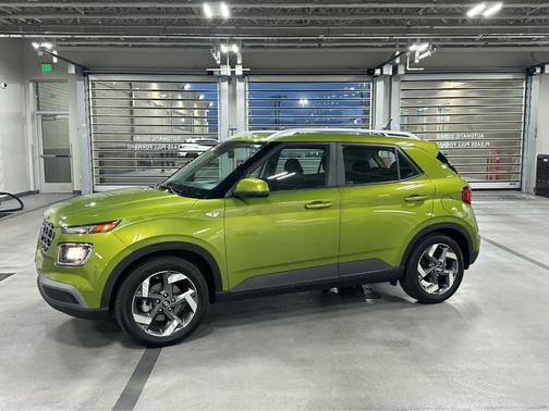 2023 Hyundai VENUE SEL