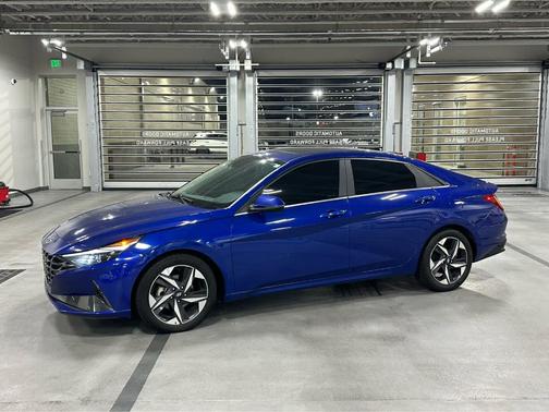 2023 Hyundai ELANTRA Limited