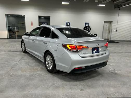 2016 Hyundai SONATA Hybrid SE