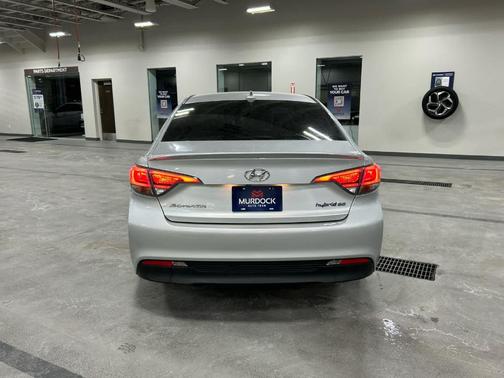 2016 Hyundai SONATA Hybrid SE