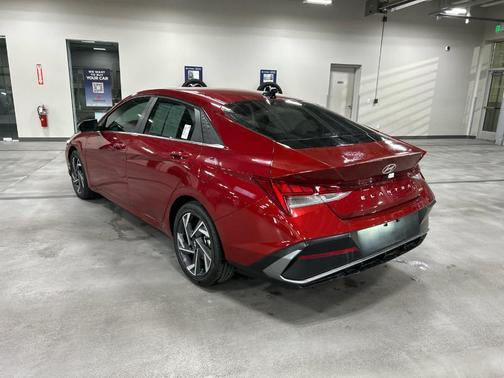 2025 Hyundai ELANTRA HEV Limited