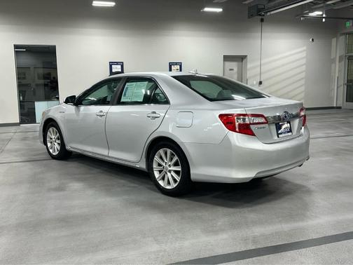 2012 Toyota Camry Hybrid XLE