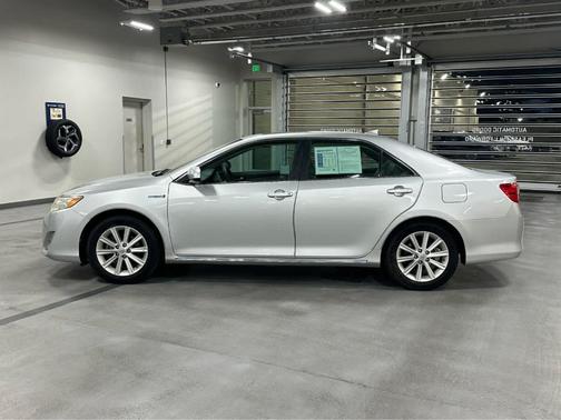 2012 Toyota Camry Hybrid XLE