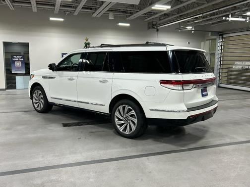 2022 Lincoln Navigator L Reserve