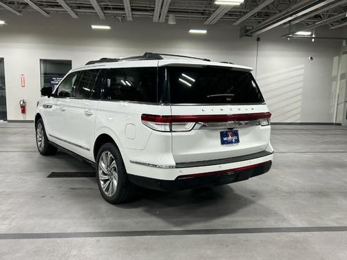 2022 Lincoln Navigator L Reserve