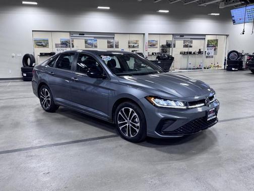 Platinum Gray Metallic 2025 Volkswagen Jetta 1.5T Sport