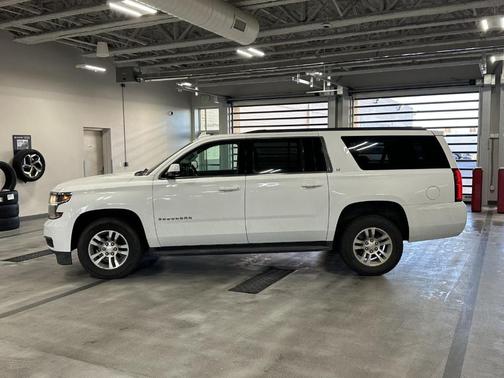 Summit White 2020 Chevrolet Suburban LT