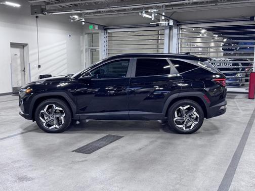 Black Pearl 2024 Hyundai TUCSON SEL