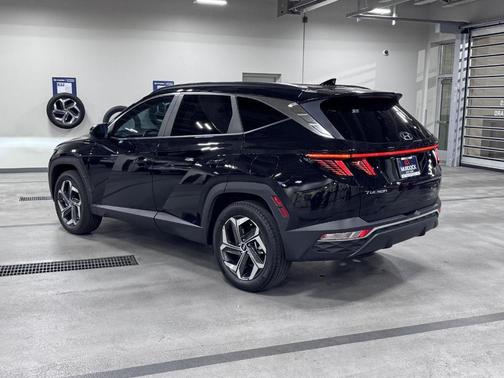 Black Pearl 2024 Hyundai TUCSON SEL