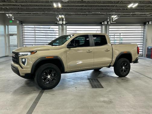 Desert Sand Metallic 2023 GMC Canyon Elevation