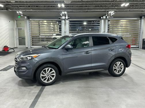 2016 Hyundai TUCSON SE