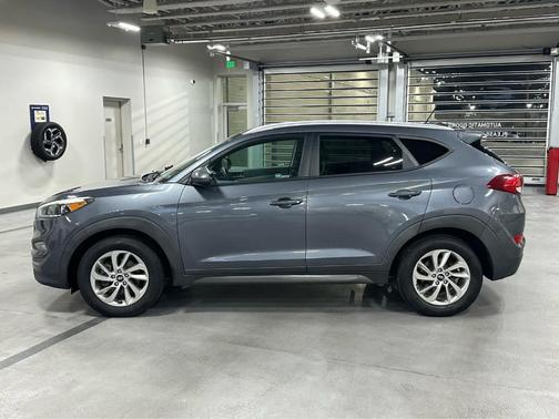 2016 Hyundai TUCSON SE