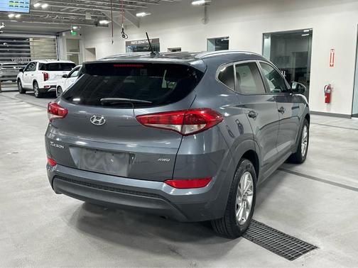 2016 Hyundai TUCSON SE