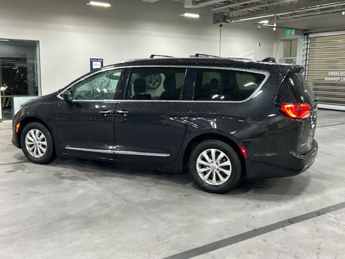 2019 Chrysler Pacifica Touring-L