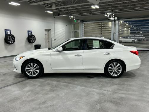 2014 INFINITI Q50 Premium
