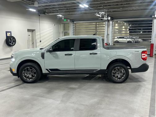 2023 Ford Maverick XL