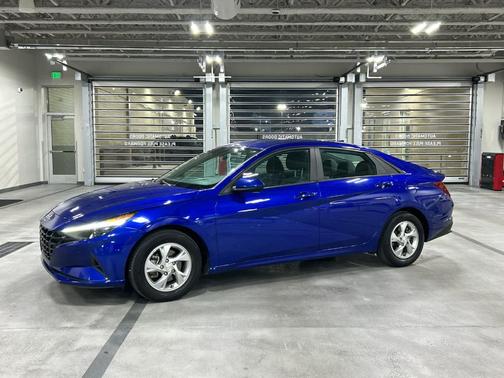 2023 Hyundai ELANTRA SE