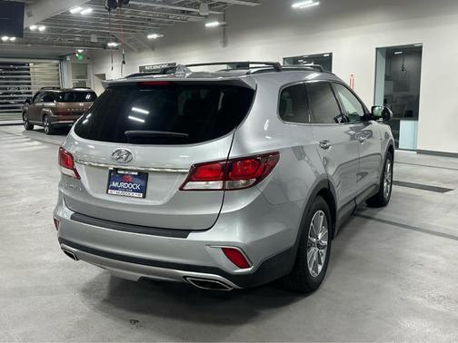 2017 Hyundai SANTA FE SE