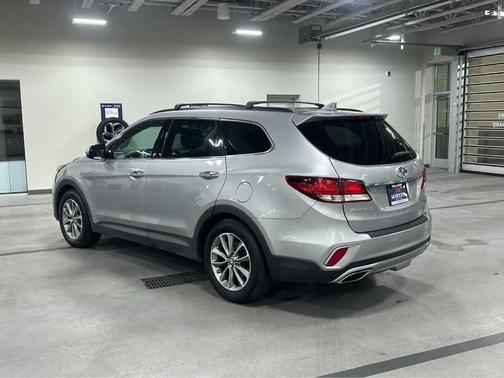 2017 Hyundai SANTA FE SE