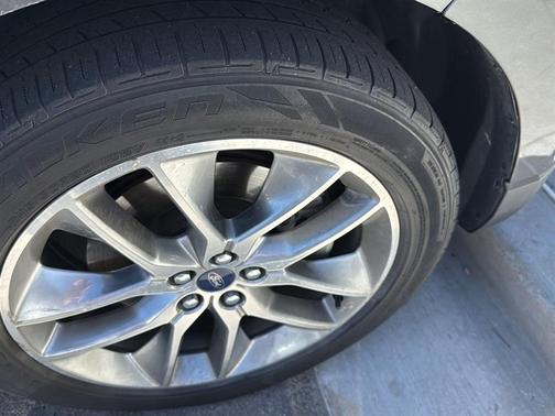 Magnetic 2017 Ford Edge Titanium
