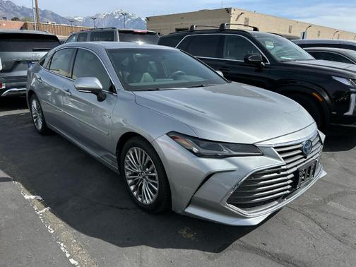 Celestial Silver Metallic 2019 Toyota Avalon Hybrid Limited