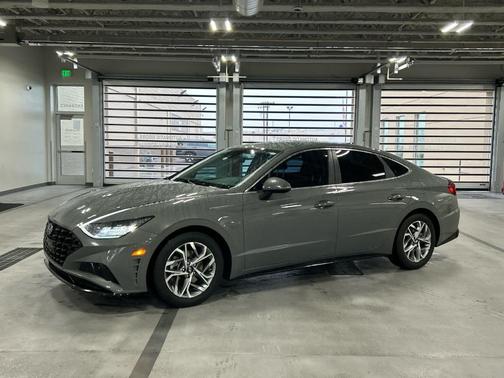 2022 Hyundai SONATA SEL