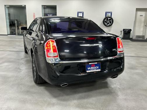 2011 Chrysler 300C Base