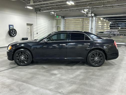 2011 Chrysler 300C Base
