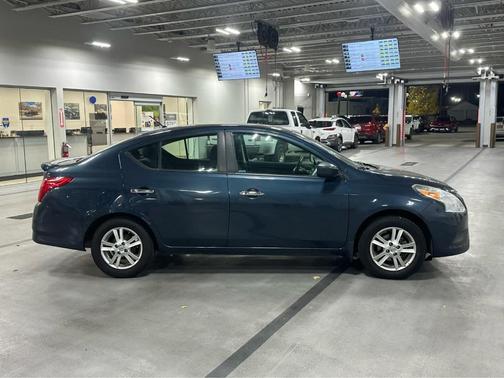 2015 Nissan Versa 1.6 SV