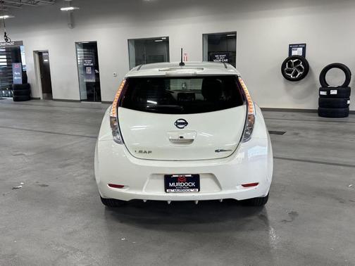 Glacier Pearl 2011 Nissan Leaf SL