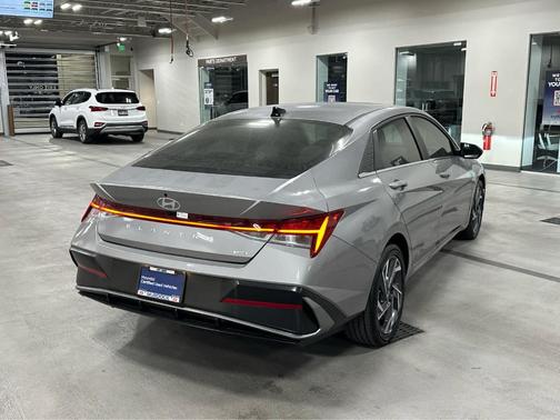 2025 Hyundai ELANTRA HEV Limited