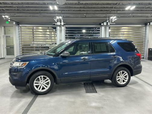 2017 Ford Explorer Base