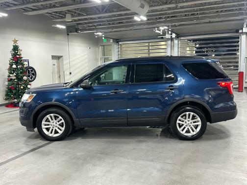 2017 Ford Explorer Base