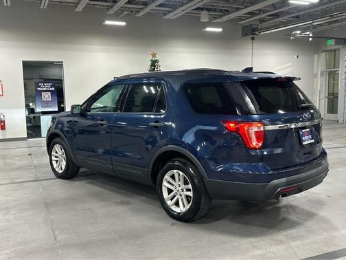 2017 Ford Explorer Base