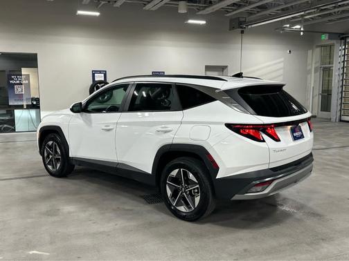 Serenity White Pearl 2025 Hyundai TUCSON SEL
