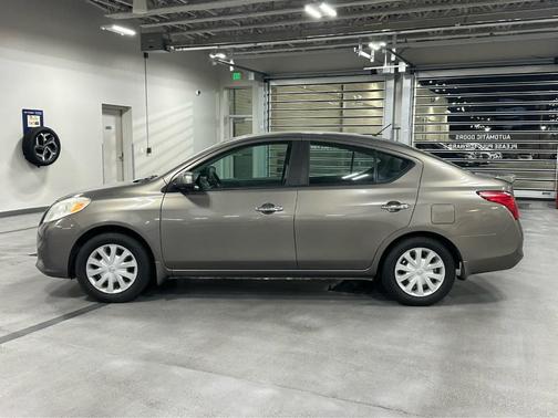 2013 Nissan Versa 1.6 SV