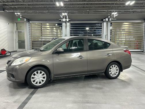 2013 Nissan Versa 1.6 SV