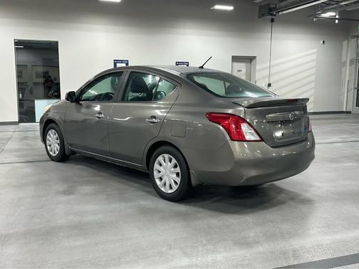 2013 Nissan Versa 1.6 SV