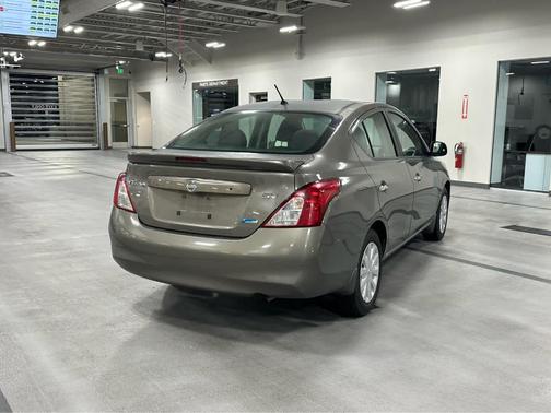 2013 Nissan Versa 1.6 SV