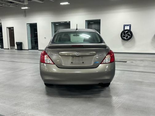 2013 Nissan Versa 1.6 SV