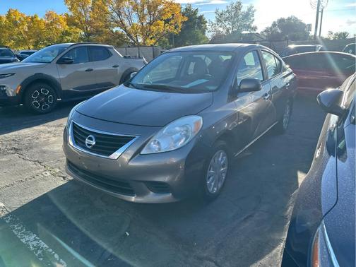 2013 Nissan Versa 1.6 SV