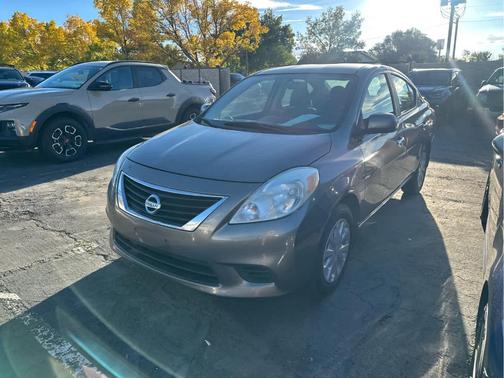 2013 Nissan Versa 1.6 SV