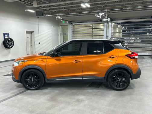2020 Nissan Kicks SR
