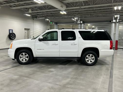 2011 GMC Yukon XL 1500 SLT