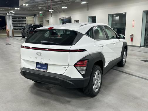 2026 Hyundai KONA SE