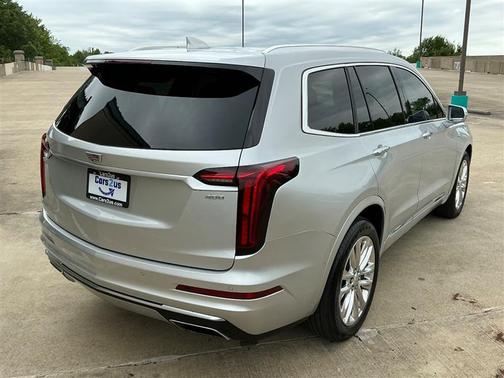 Radiant Silver Metallic 2020 Cadillac XT6 Premium Luxury FWD
