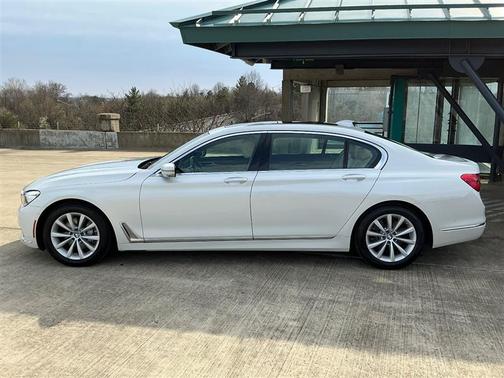 2017 BMW 740 xDrive
