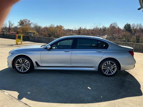 2016 BMW 750 i xDrive